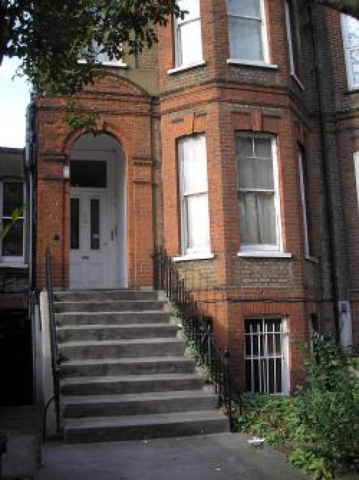 			2 Bedroom, 1 bath, 1 reception Flat			 Fellows Road, SWISS COTTAGE NW3 NW3